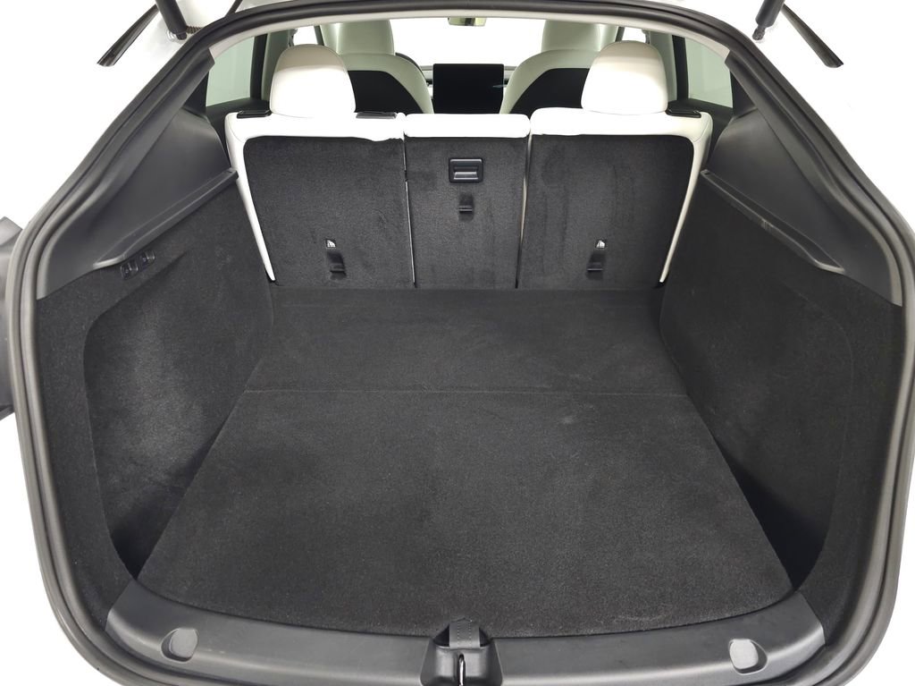 Used 2024 Tesla Model Y Long Range AWD/4WD image 6