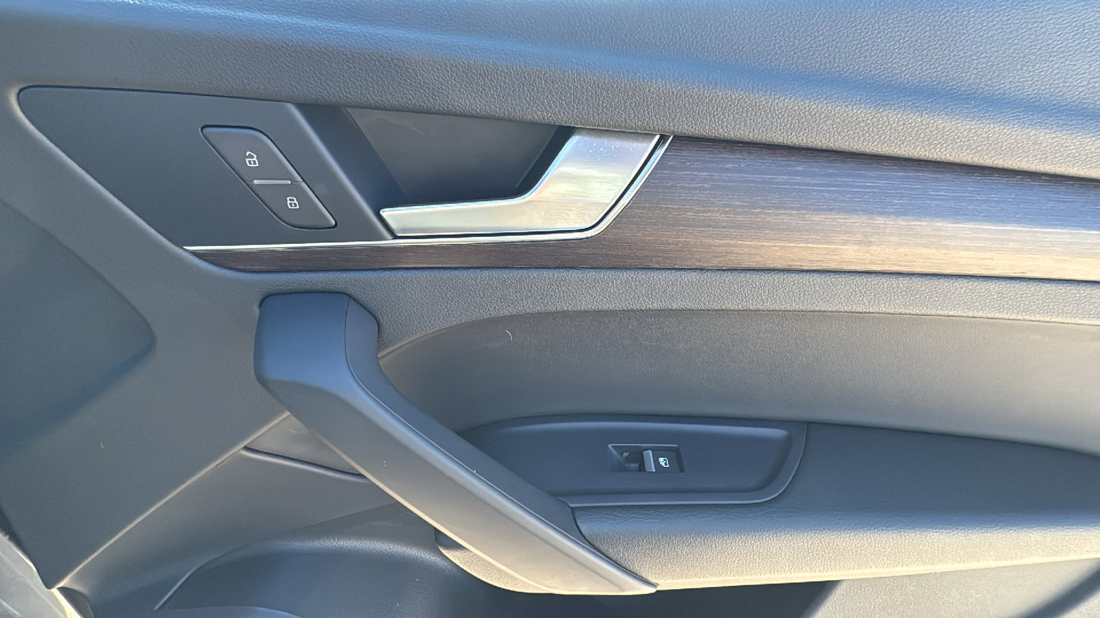 Used 2023 Audi Q5 2.0T Premium w/ Convenience Package image 31