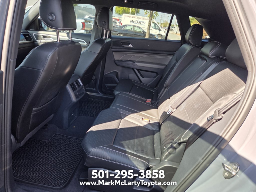 Used 2023 Volkswagen Atlas Cross Sport SEL R-Line AWD/4WD image 9