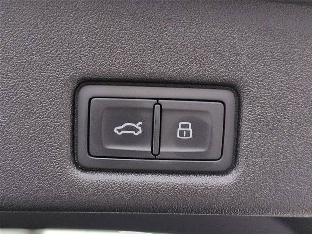 Used 2025 Audi Q5 Prestige AWD/4WD image 11