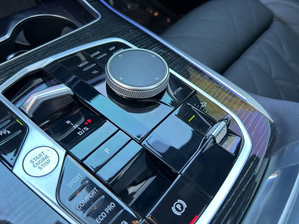 Used 2024 BMW X7 xDrive40i w/ M Sport Package image 65
