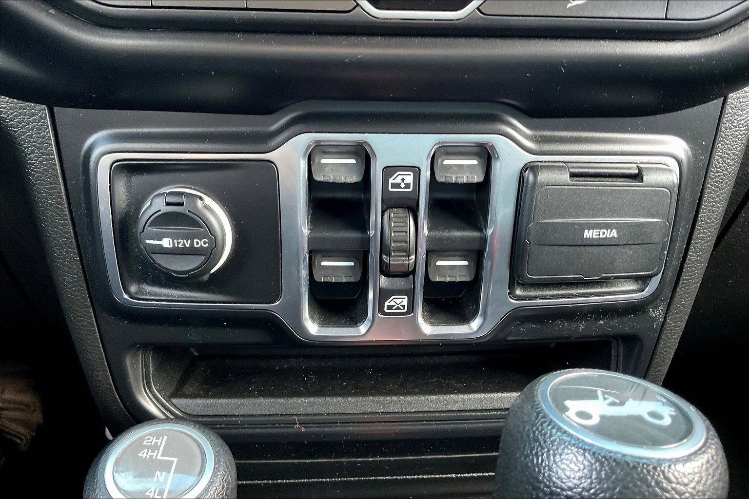 Used 2019 Jeep Wrangler Unlimited Sahara image 21