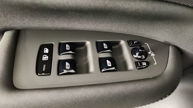 New 2026 Volvo XC90 B6 Plus w/ Protection Package AWD/4WD image 10