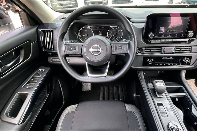 Certified 2025 Nissan Pathfinder S image 8