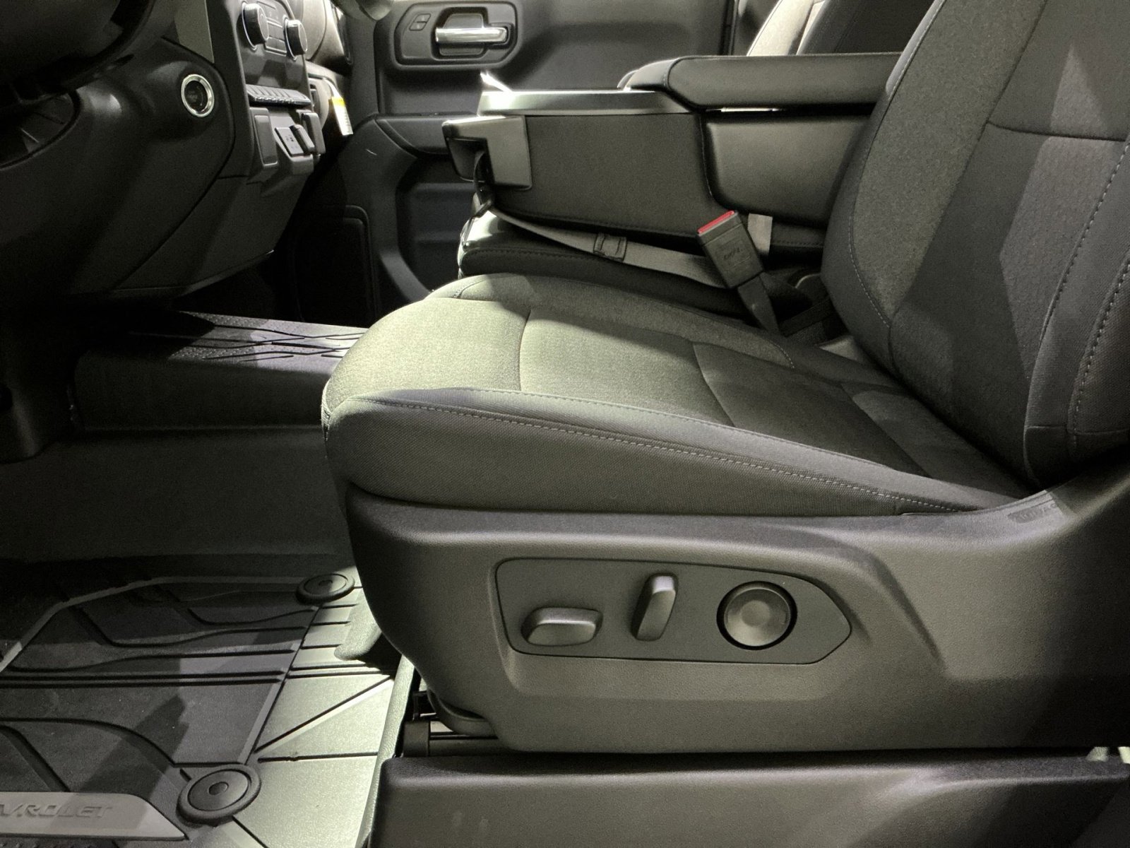 New 2026 Chevrolet Silverado 1500 Custom w/ Turbomax Blackout Package image 22