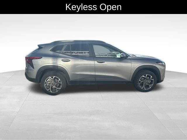 Certified 2024 Chevrolet Trax LT w/ Driver Confidence Package image 8