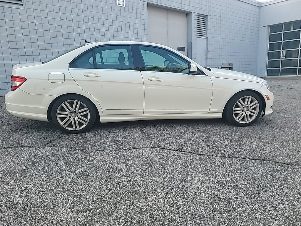 Used 2009 Mercedes-Benz C 300 Sedan image 6