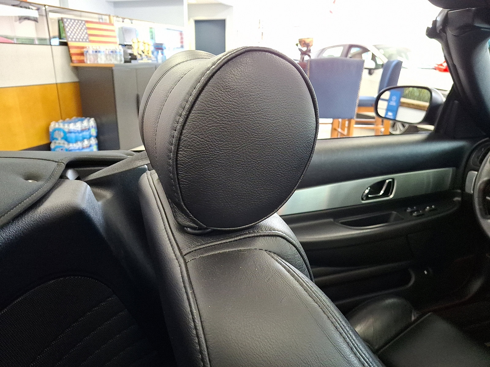 Used 2004 Ford Thunderbird image 13