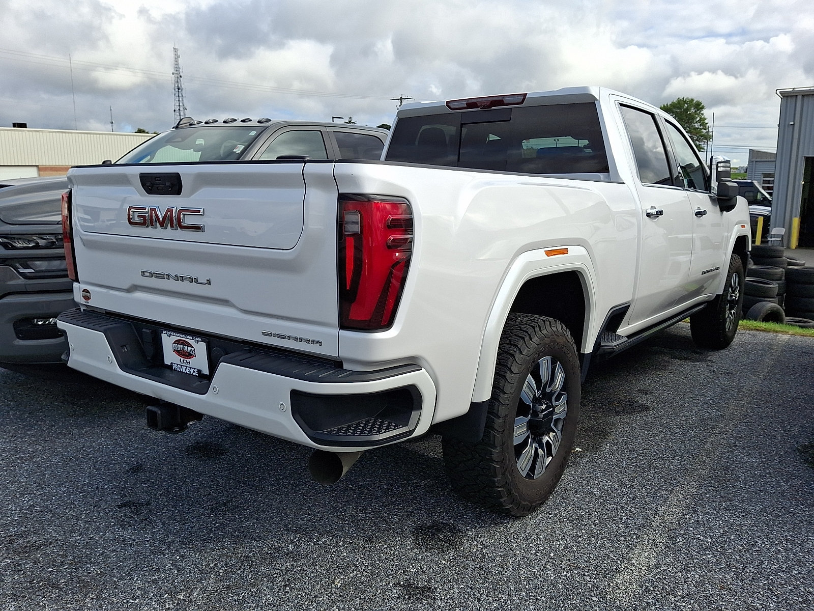 Used 2024 GMC Sierra 2500 Denali w/ Denali Reserve Package AWD/4WD image 4