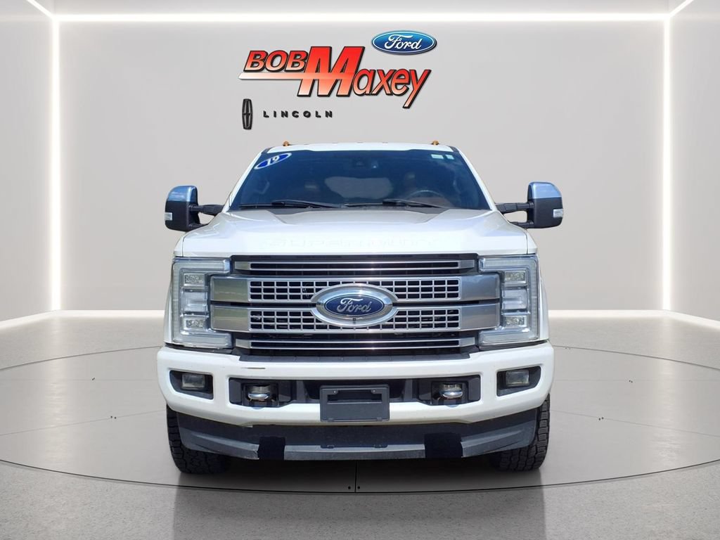 Used 2019 Ford F350 Platinum AWD/4WD image 2