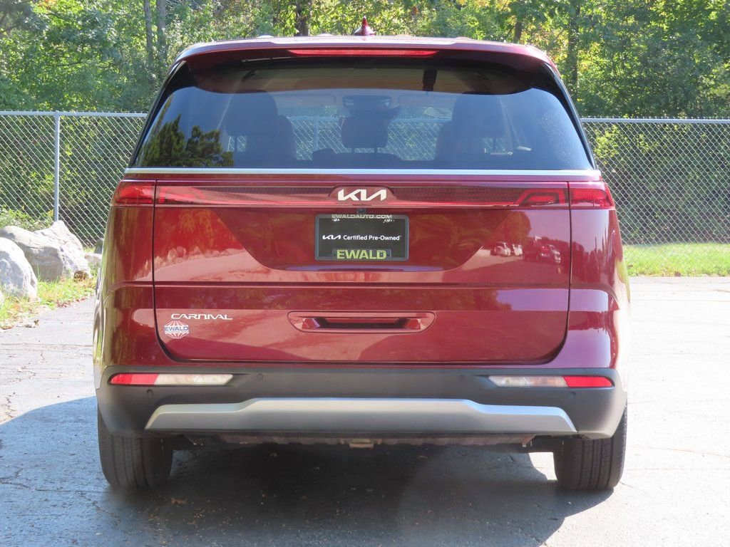 Used 2024 Kia Carnival LX FWD image 15