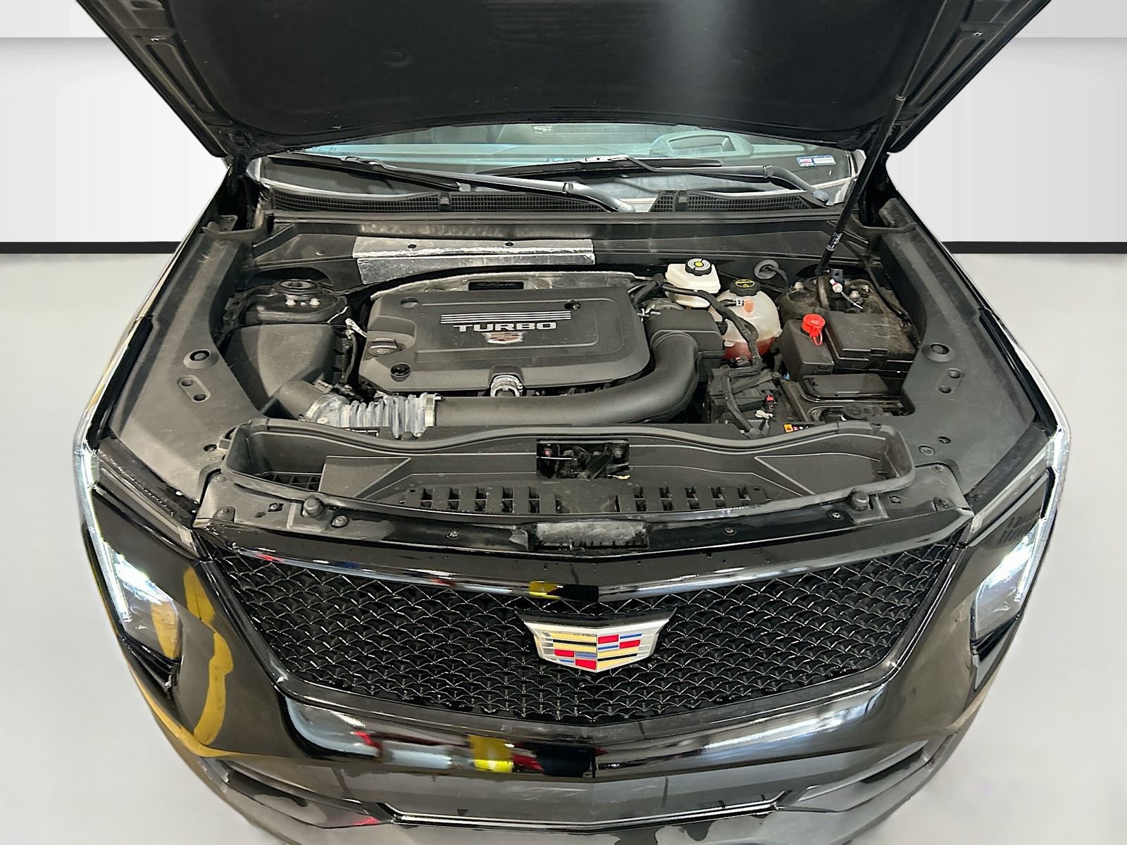 Used 2024 Cadillac XT4 Premium Luxury w/ Technology Package image 32