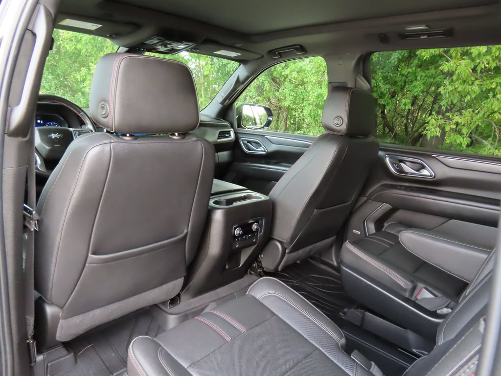 Used 2022 Chevrolet Suburban RST w/ Luxury Package AWD/4WD image 29