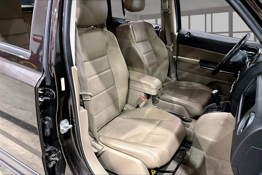 Used 2014 Jeep Patriot Limited w/ Sun/Sound Group AWD/4WD image 8
