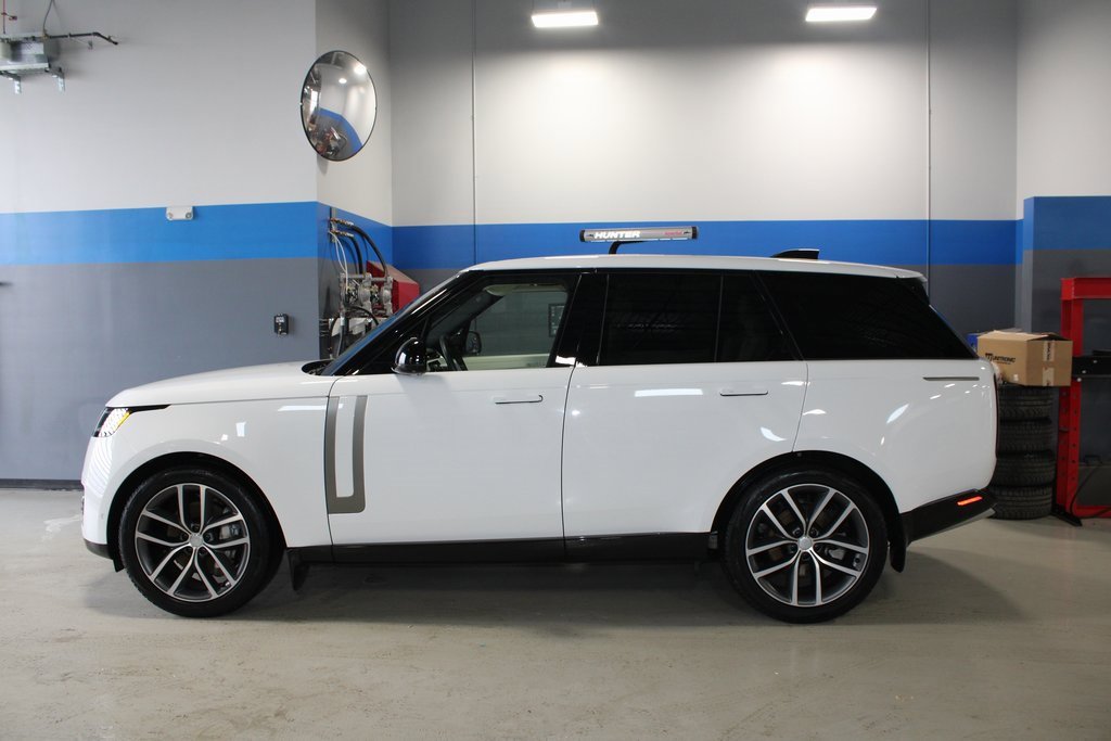 Used 2024 Land Rover Range Rover SE image 15