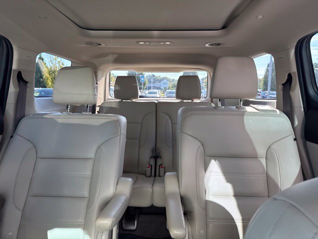 Used 2019 GMC Acadia Denali w/ Technology Package FWD image 10