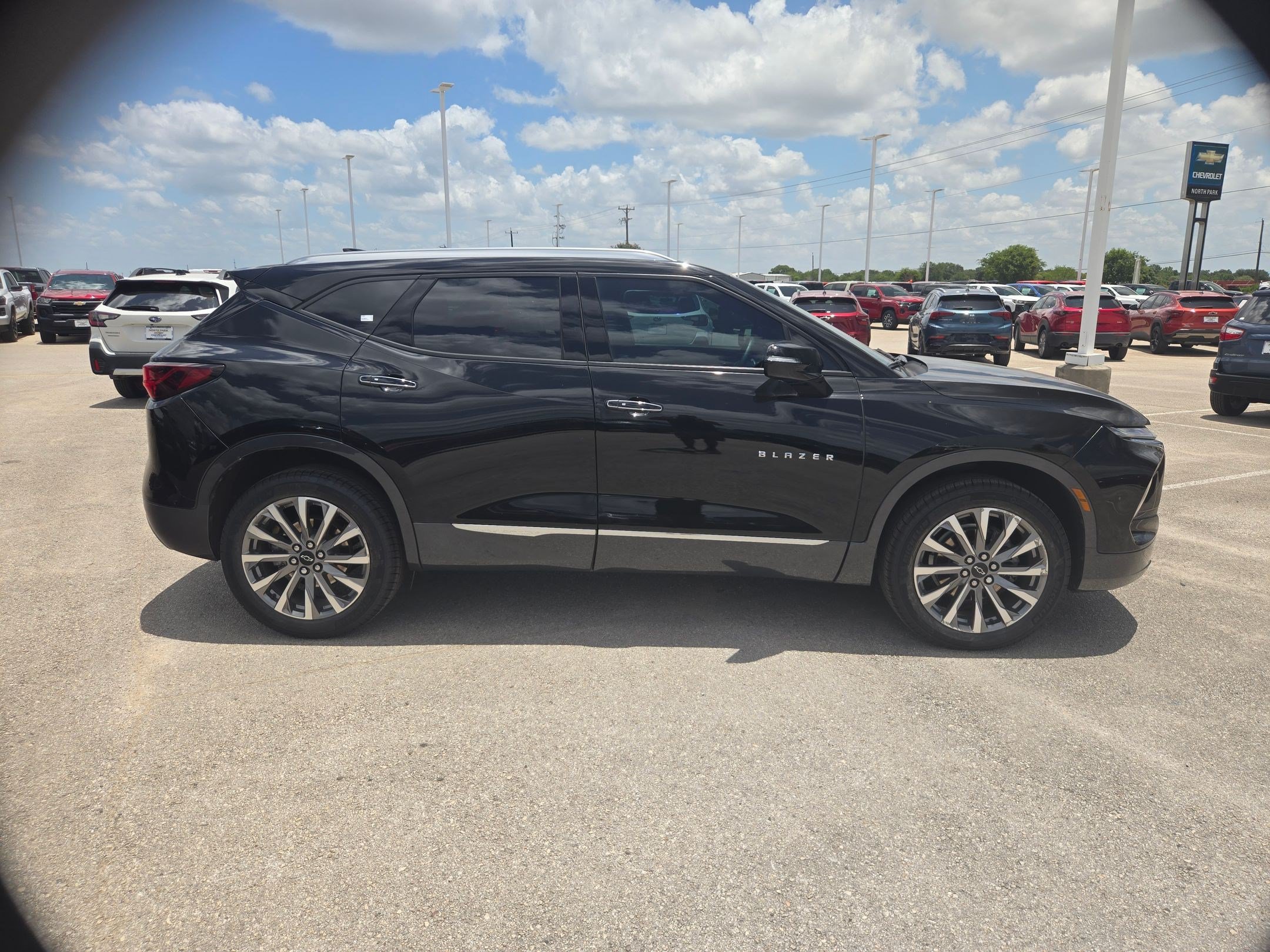 Used 2023 Chevrolet Blazer Premier FWD image 2