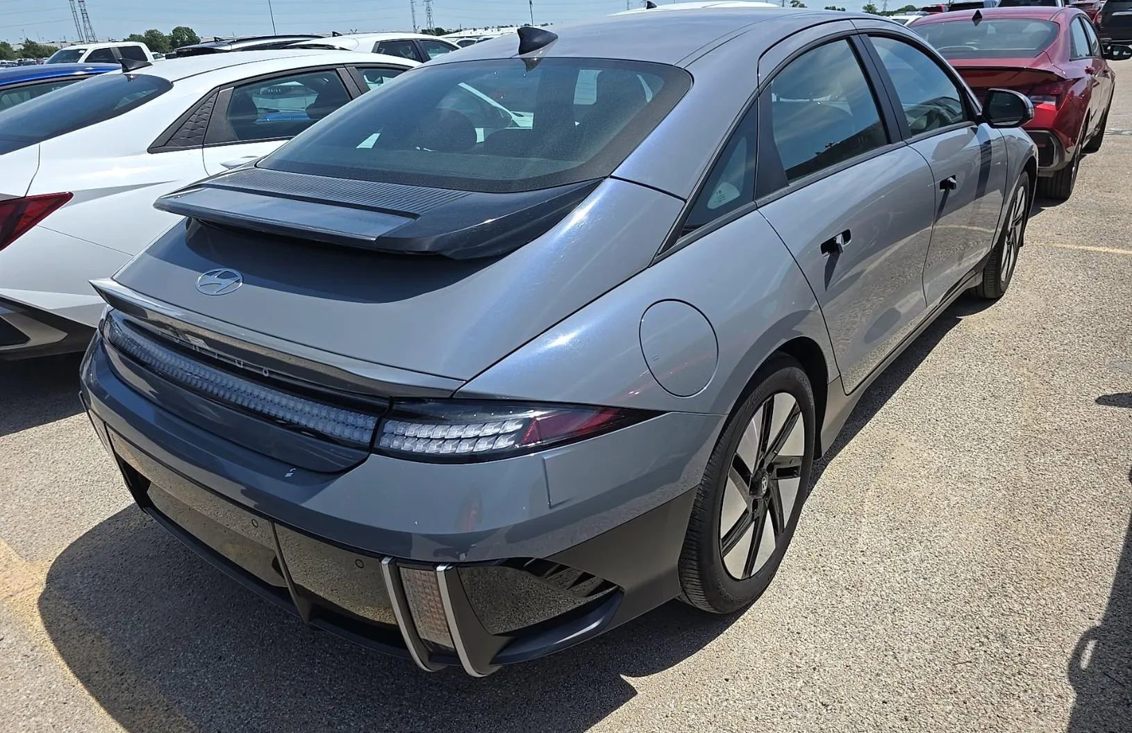 Used 2024 Hyundai Ioniq 6 SE RWD image 3