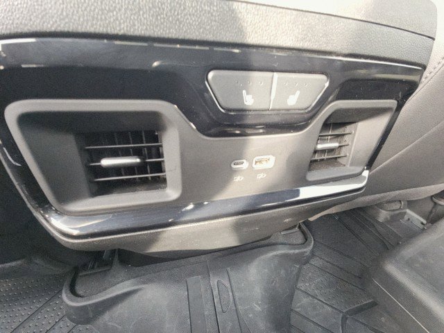 Used 2025 Chevrolet Silverado 2500 ZR2 w/ Technology Package image 29