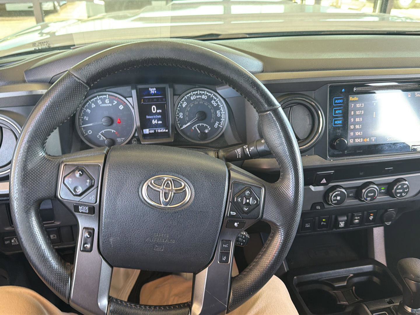 Used 2019 Toyota Tacoma TRD Sport w/ Technology Package image 17