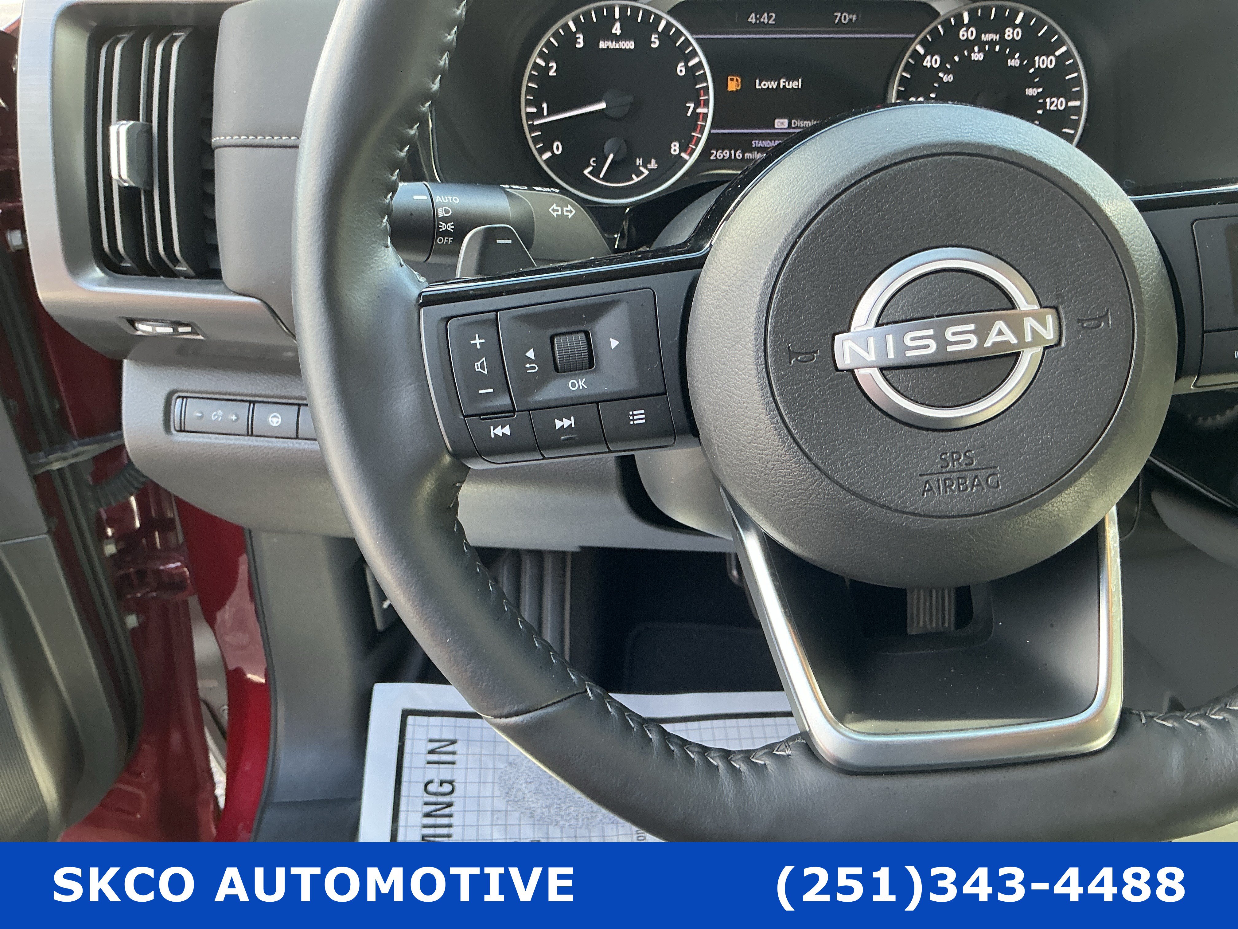 Used 2024 Nissan Pathfinder SL FWD image 19