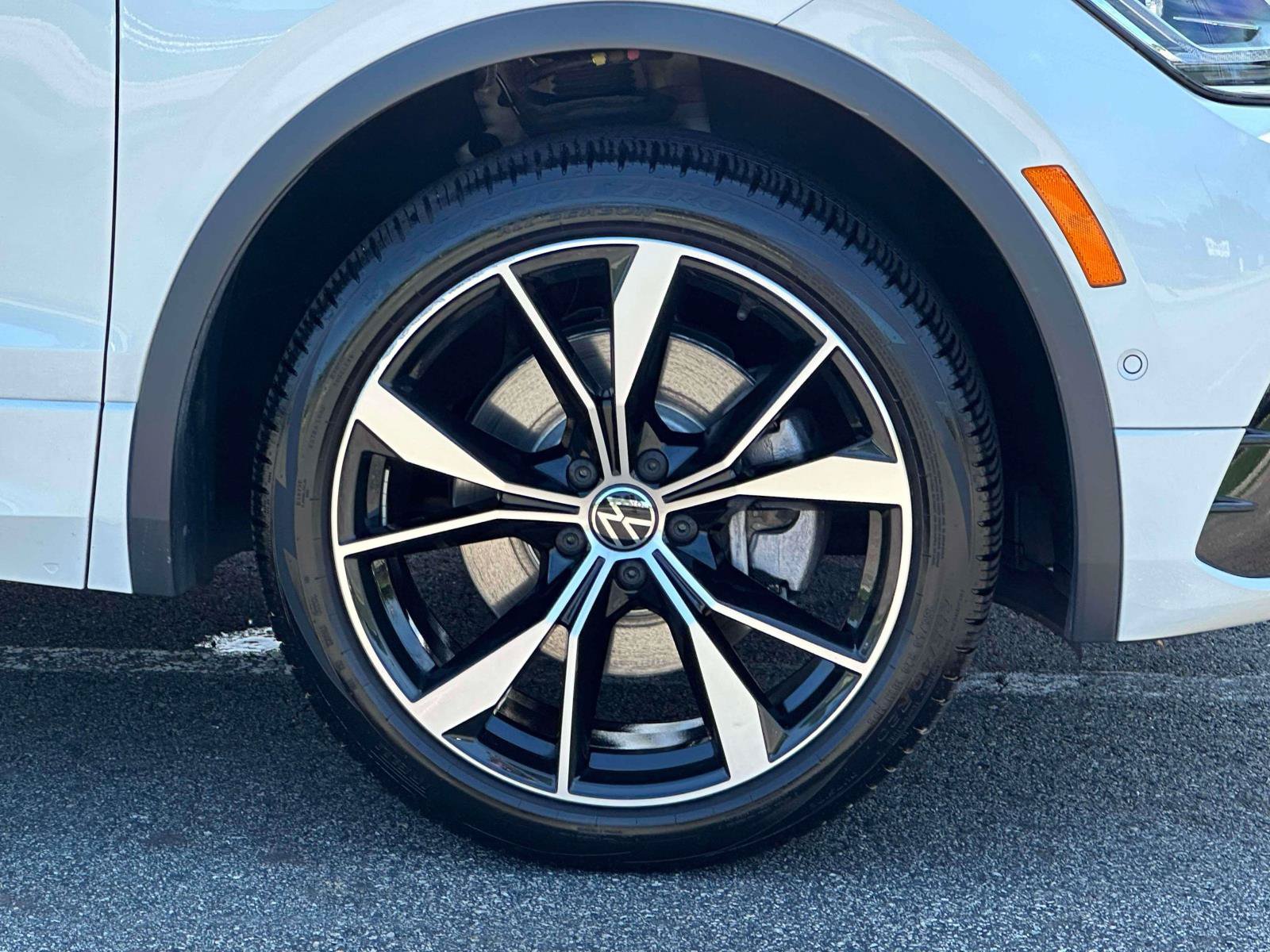 Certified 2023 Volkswagen Tiguan SEL R-Line AWD/4WD image 6