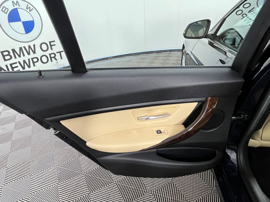 Used 2017 BMW 320i xDrive 320i xDrive image 23