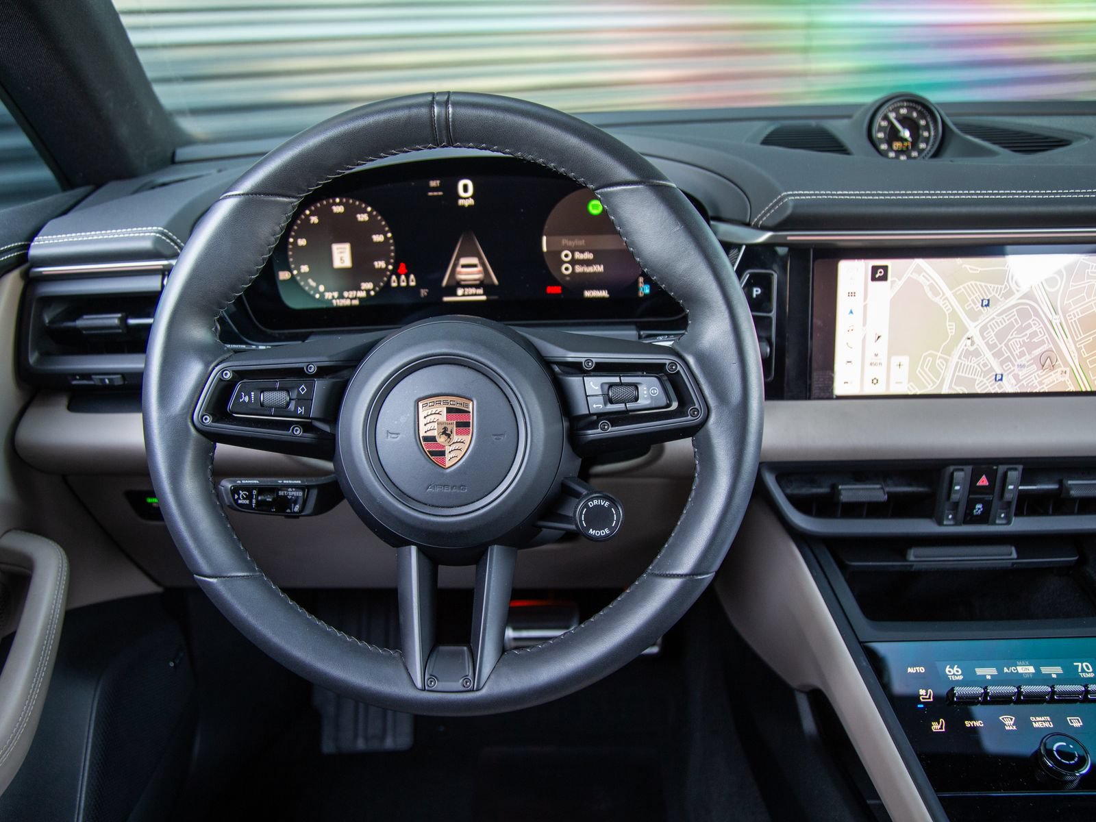 Certified 2025 Porsche Macan 4S Electric AWD/4WD image 9