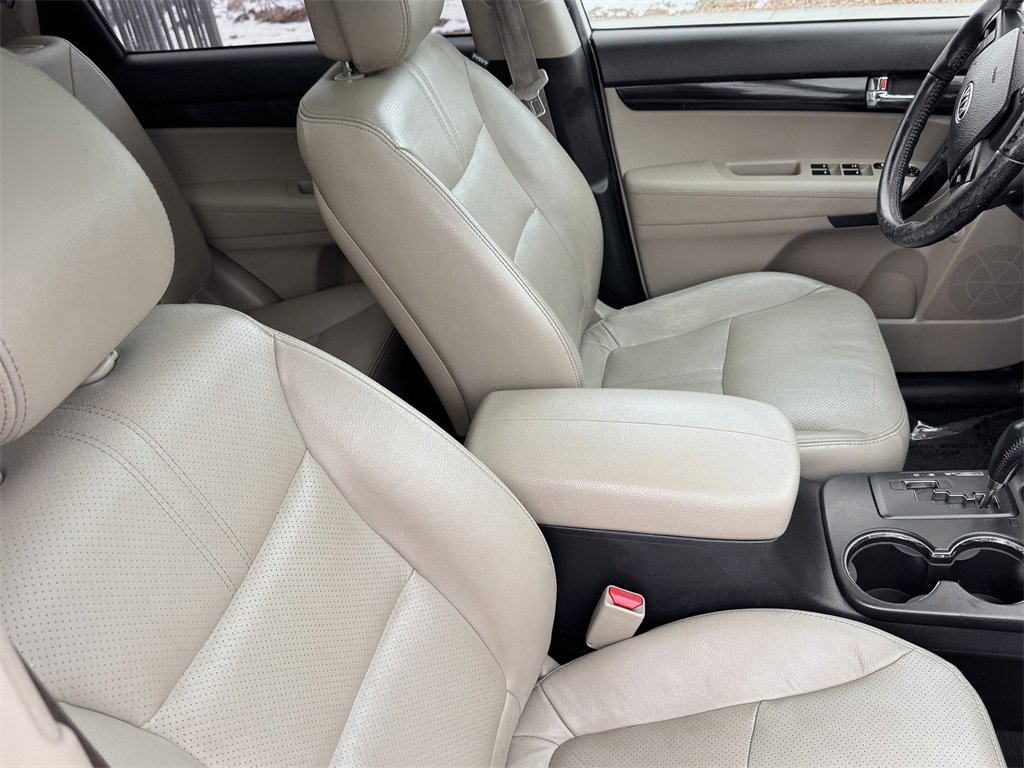 Used 2011 Kia Sorento EX w/ Premium Pkg image 27