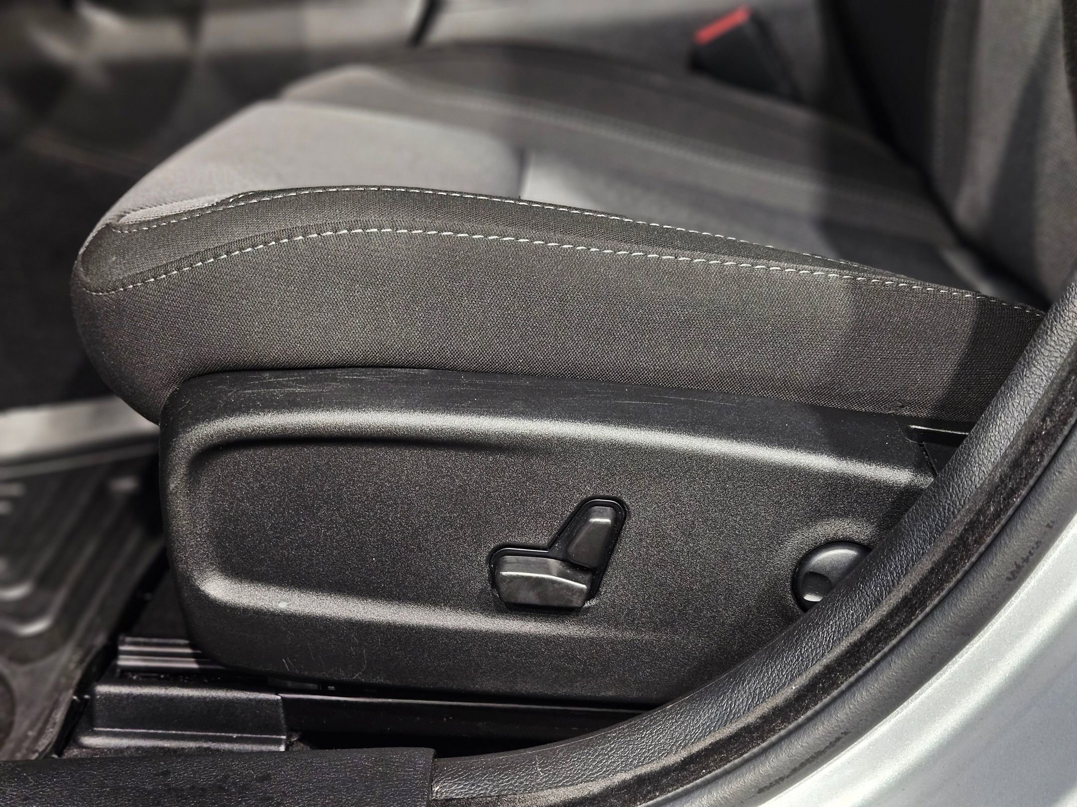 Used 2022 Dodge Charger SXT w/ Blacktop Package image 22