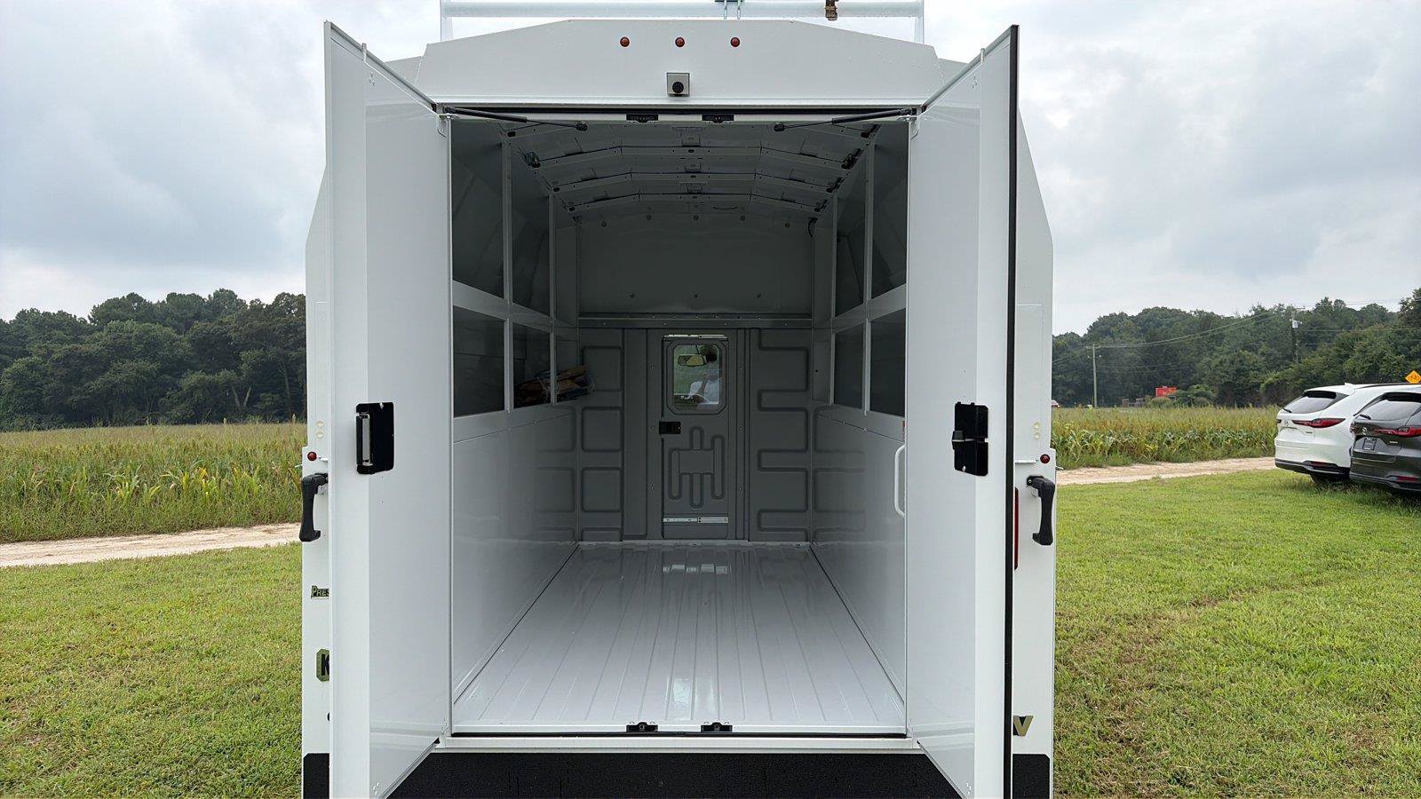 New 2027 Ford E-350 and Econoline 350 Super Duty w/ Power Equipment Group RWD image 19