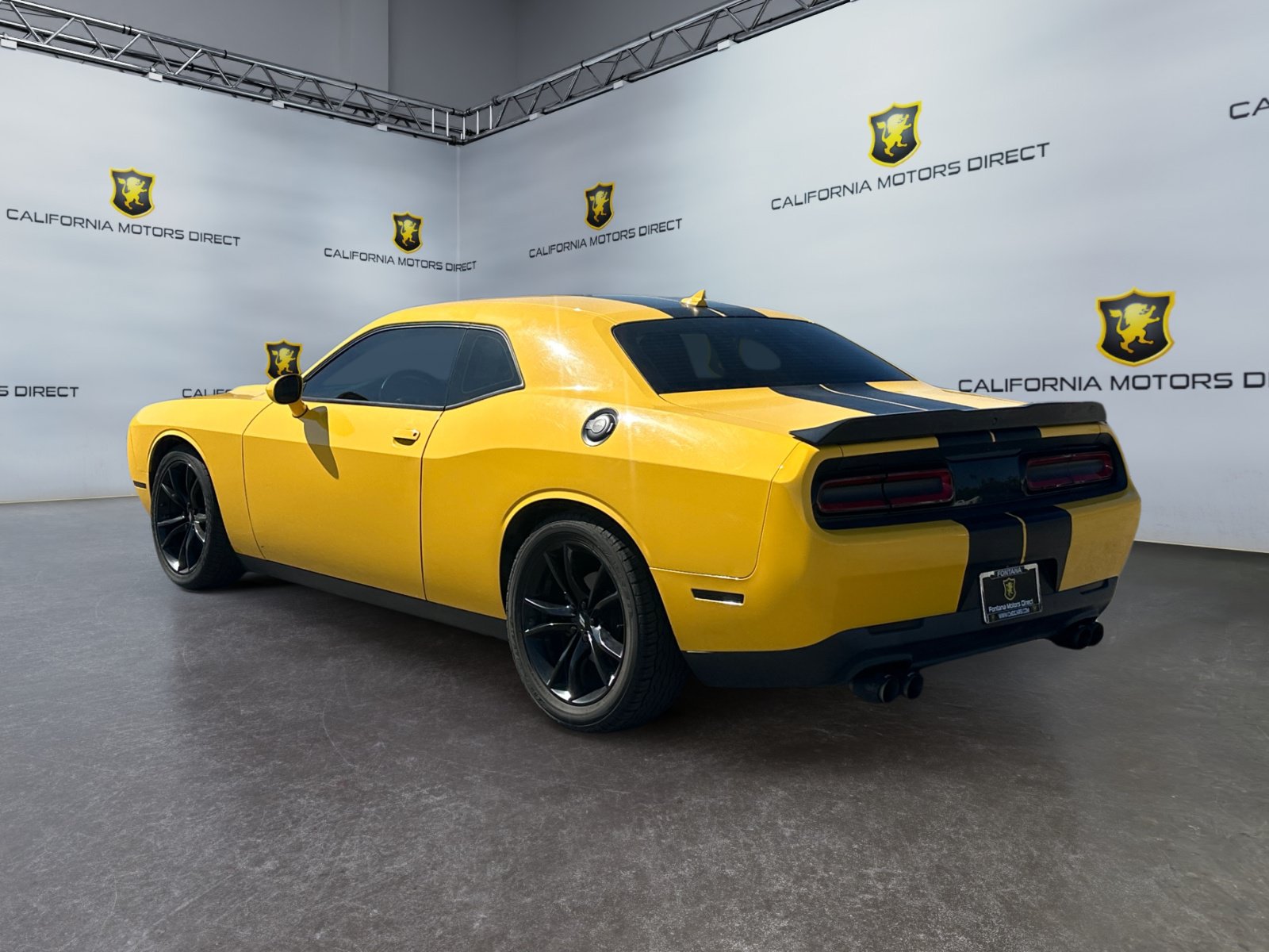 Used 2018 Dodge Challenger SXT w/ Blacktop Package RWD image 3
