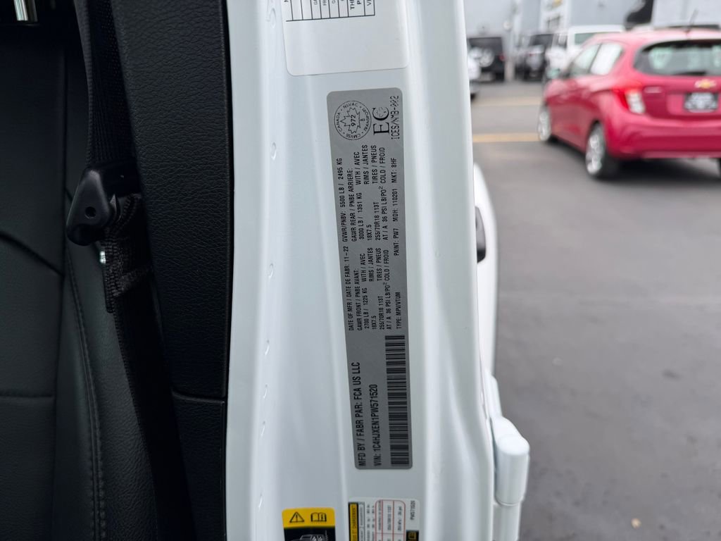 Used 2023 Jeep Wrangler Altitude image 31