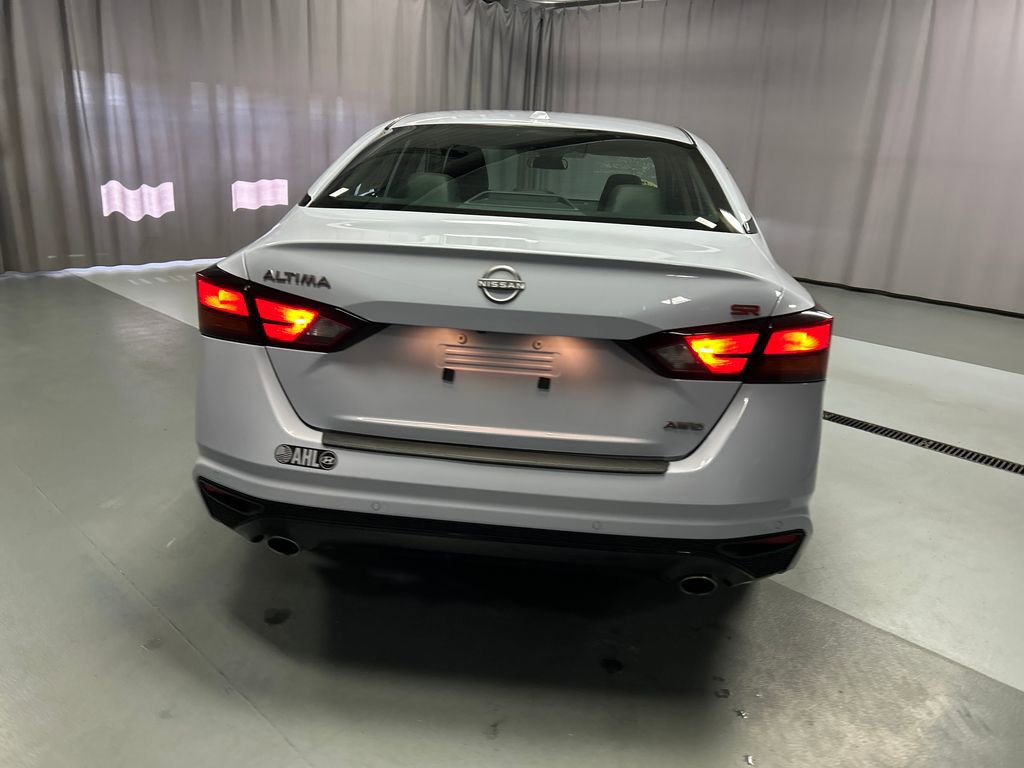 Used 2025 Nissan Altima 2.5 SR AWD/4WD image 6