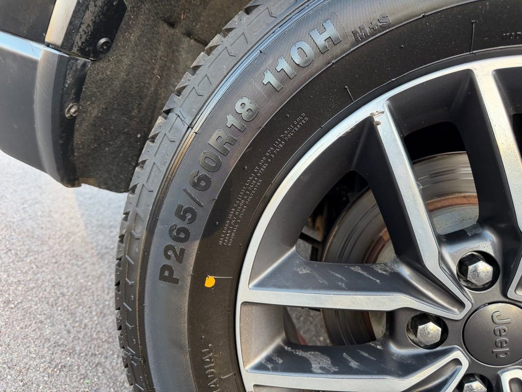 Used 2019 Jeep Grand Cherokee Limited image 12