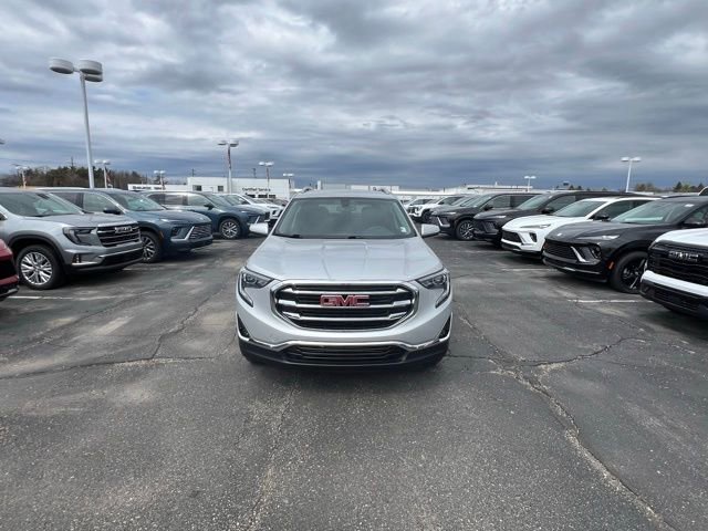 Used 2018 GMC Terrain SLT w/ Preferred Package FWD image 2