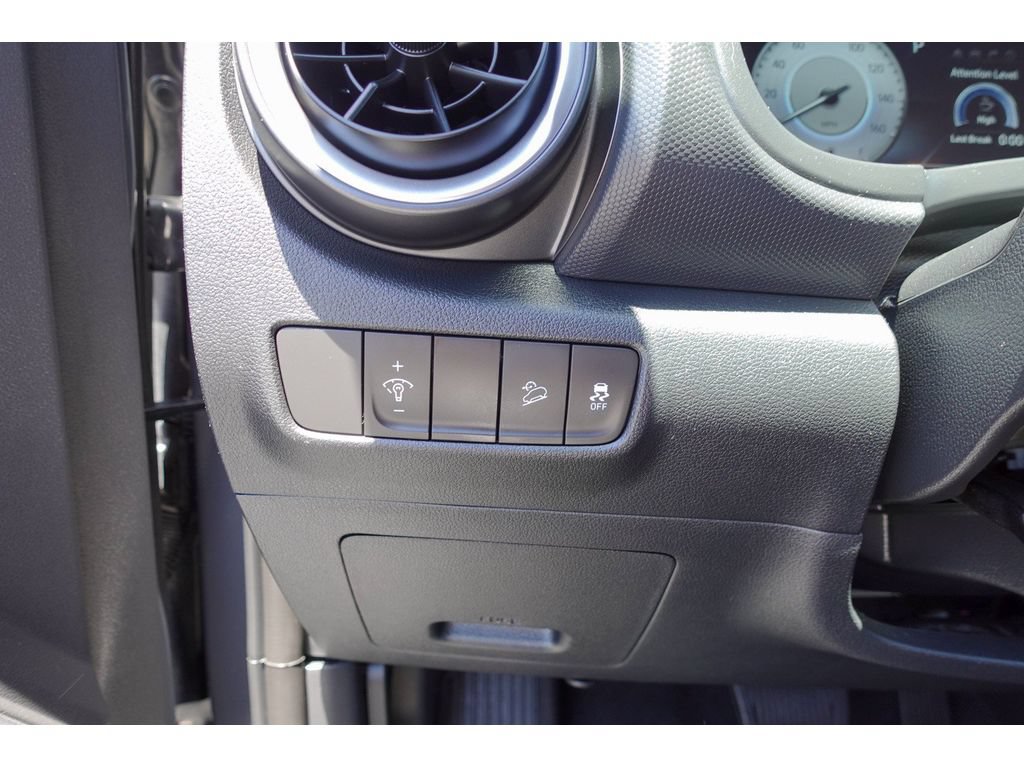 Used 2023 Hyundai Kona Limited FWD image 13
