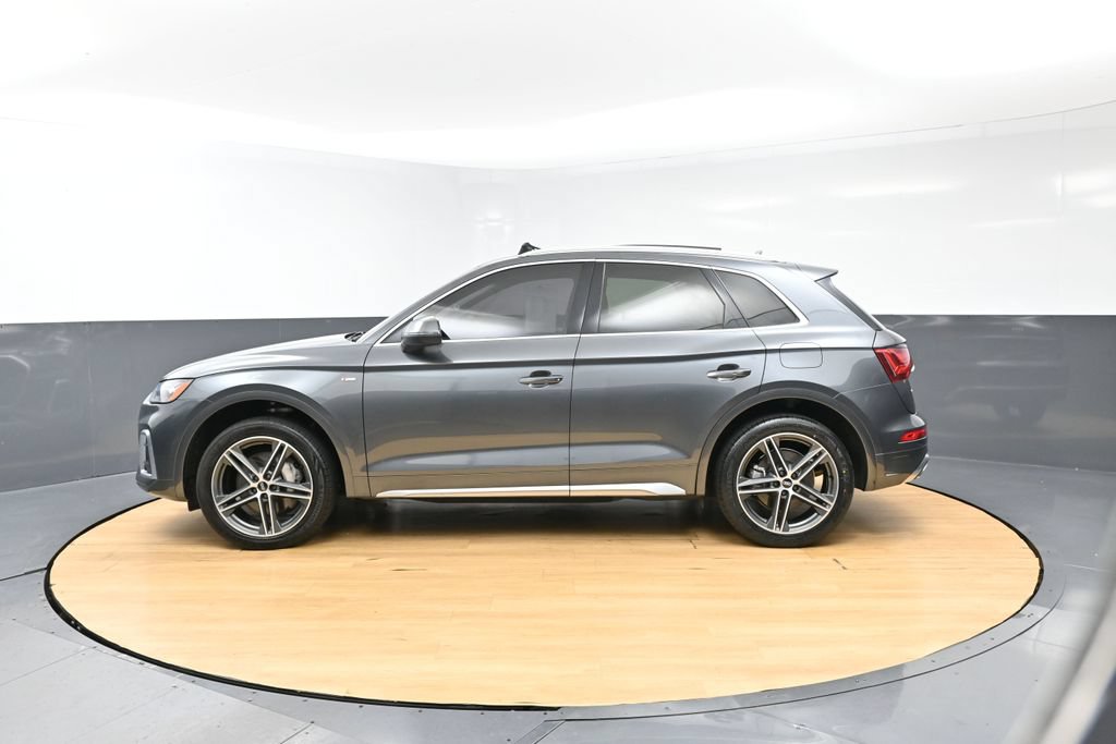 Used 2022 Audi Q5 e Premium w/ Convenience Package AWD/4WD image 44