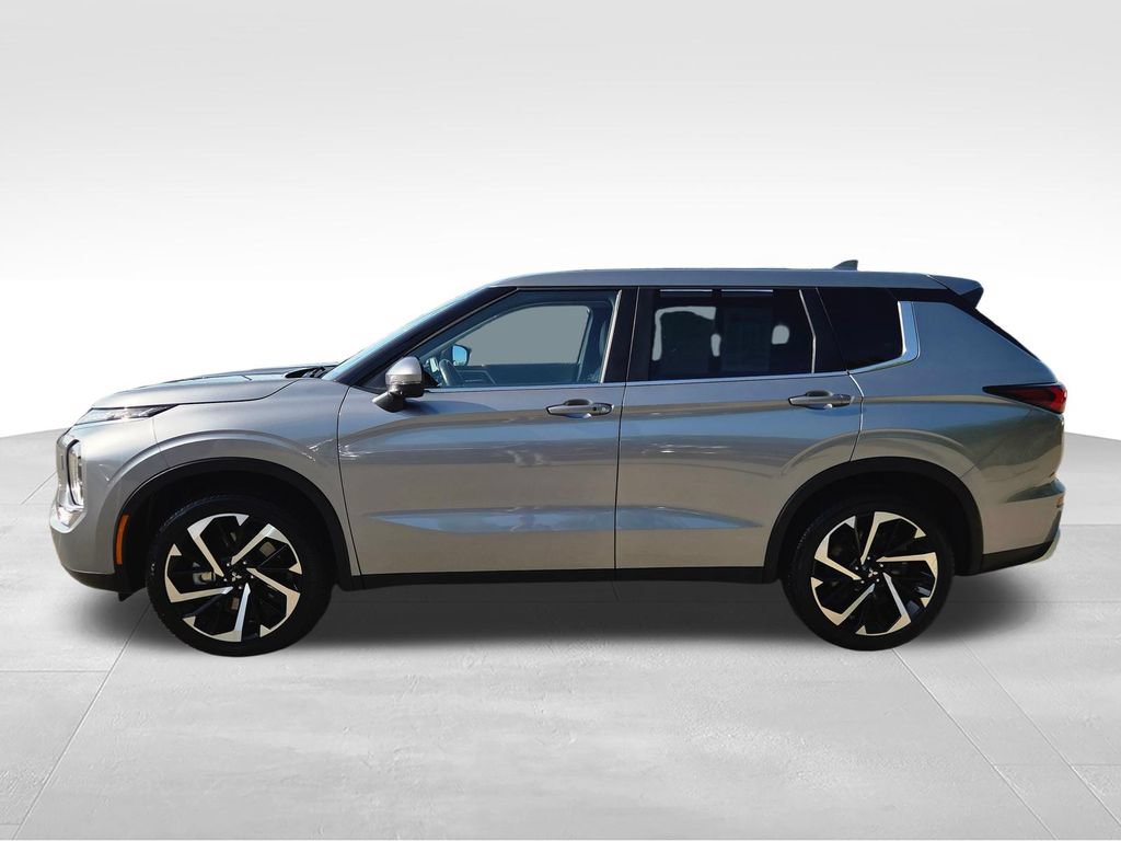 Used 2024 Mitsubishi Outlander SE AWD/4WD image 4
