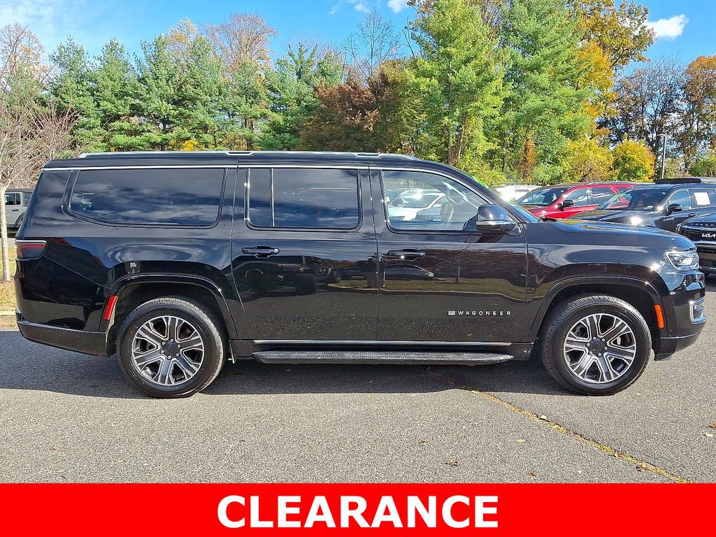 Used 2024 Jeep Wagoneer L Series II w/ Flexible Seating Group image 7