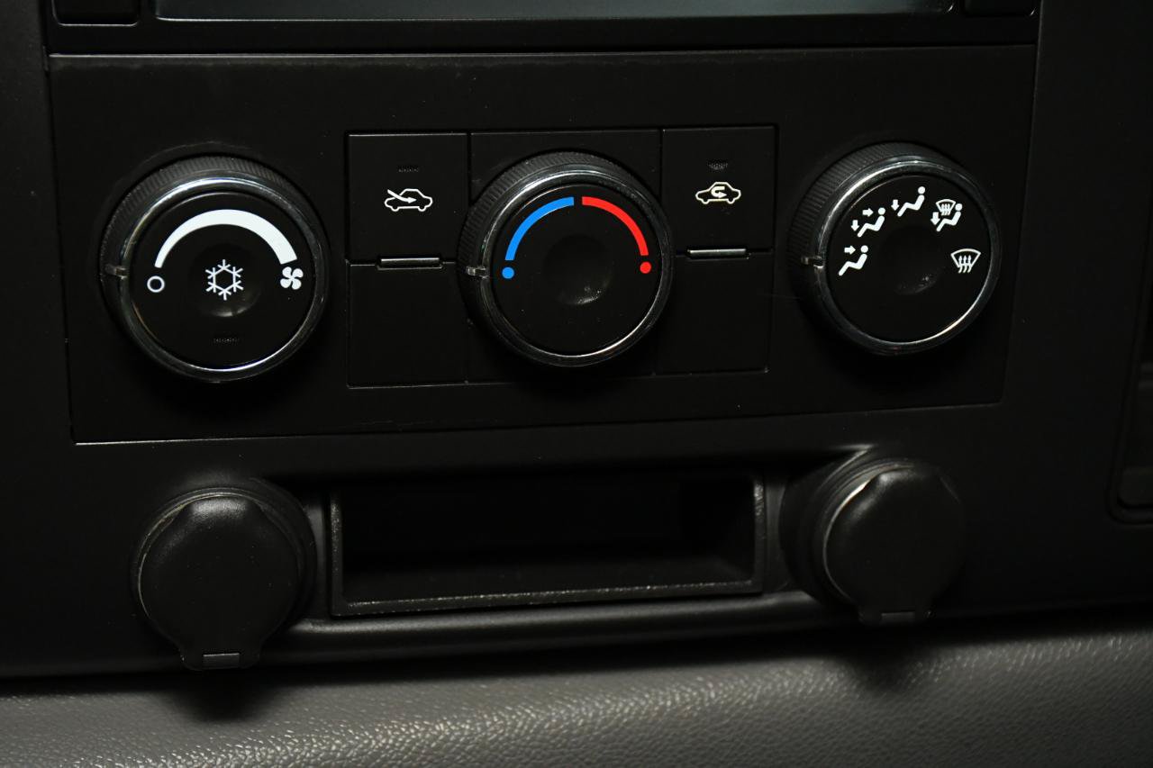 Used 2013 Chevrolet Silverado 3500 W/T RWD image 21
