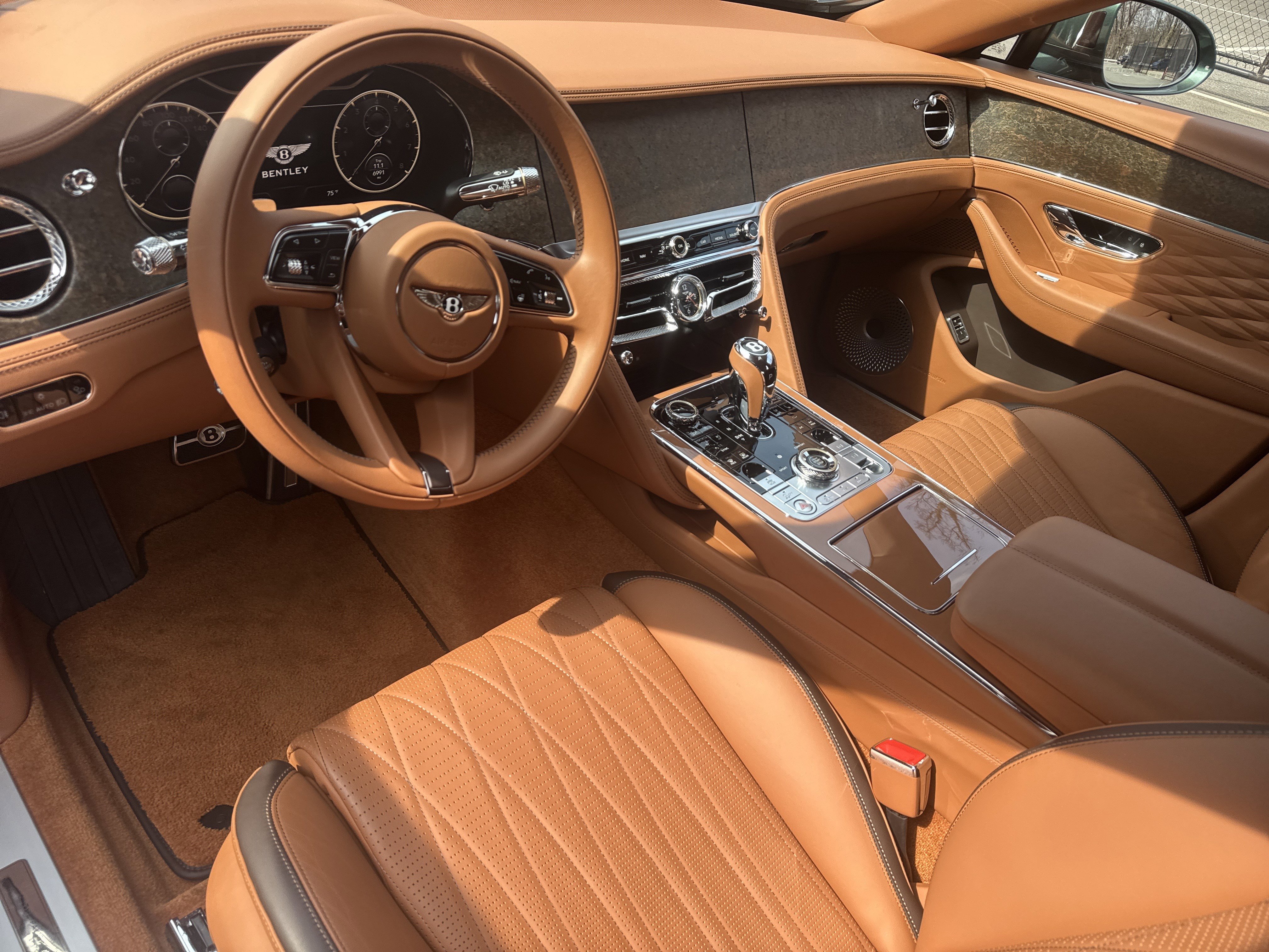 Used 2022 Bentley Flying Spur V8 image 14