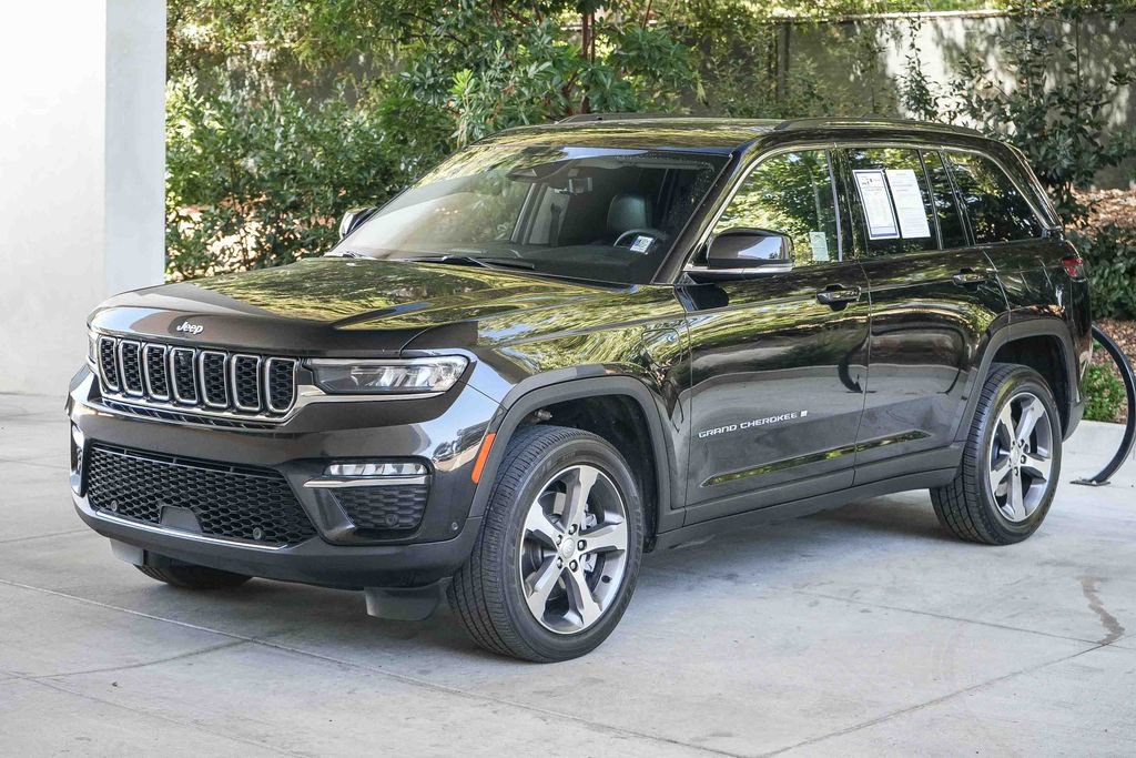 Used 2023 Jeep Grand Cherokee 4WD 4xe w/ Luxury Tech Group II image 3