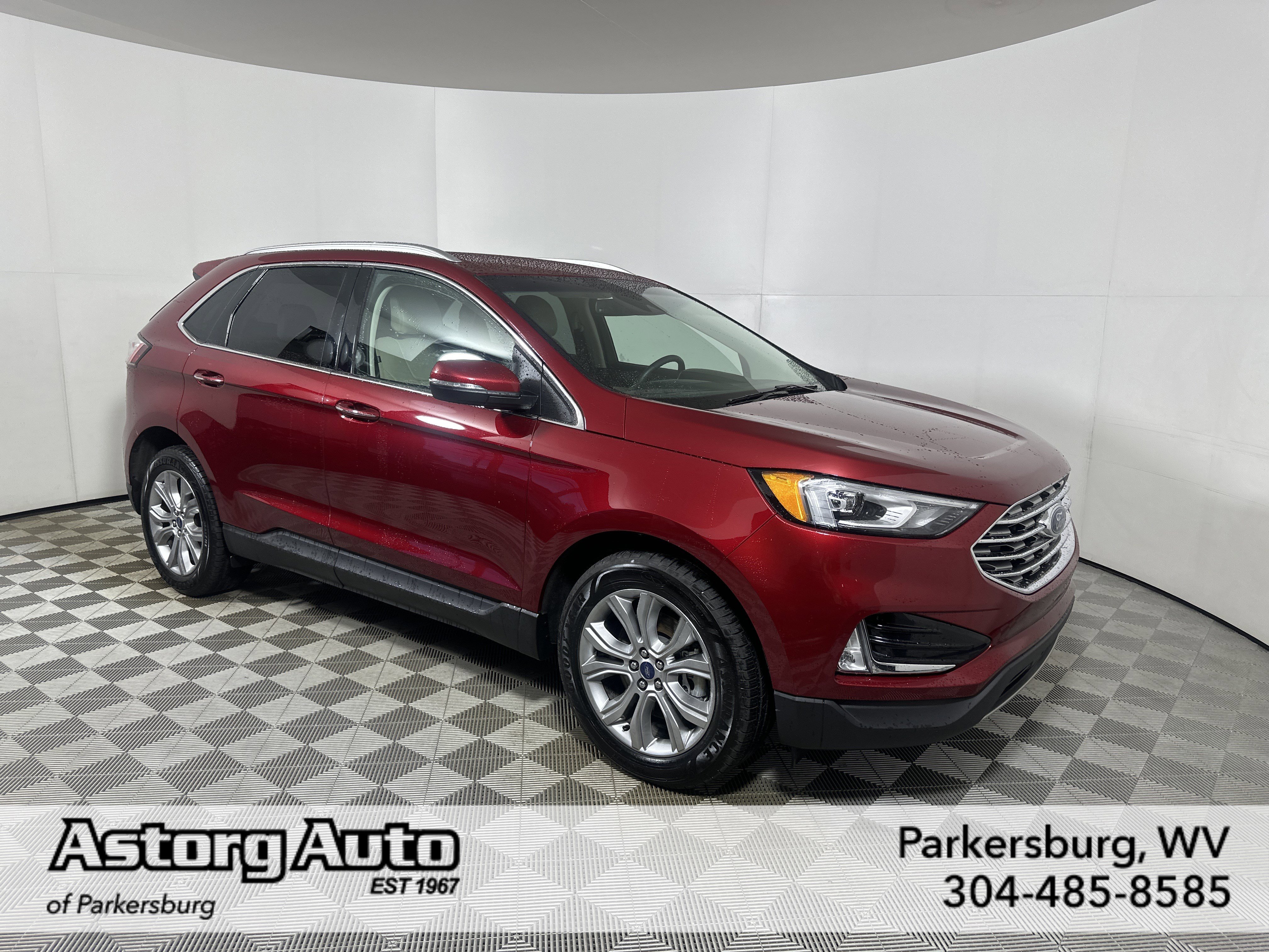 Used 2019 Ford Edge Titanium w/ Cold Weather Package AWD/4WD image 1