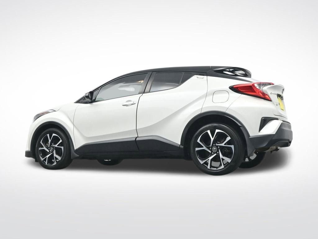Used 2019 Toyota C-HR XLE image 40
