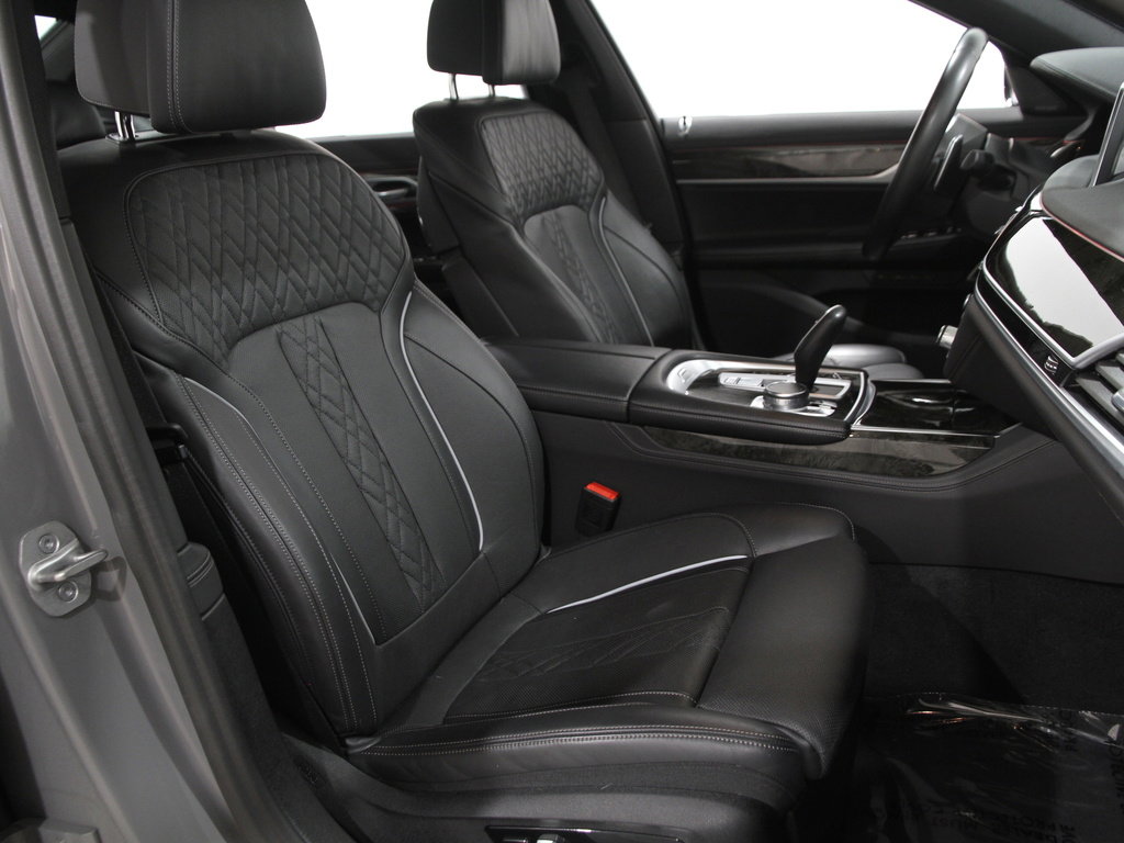 Certified 2022 BMW 740i xDrive w/ M Sport Package image 18