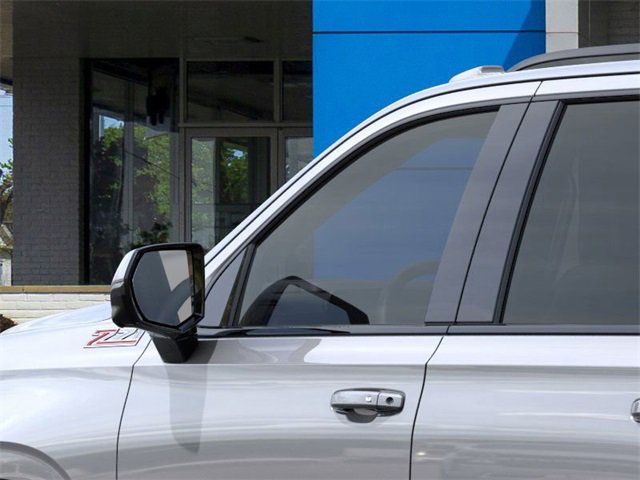 New 2026 Chevrolet Suburban Z71 image 12