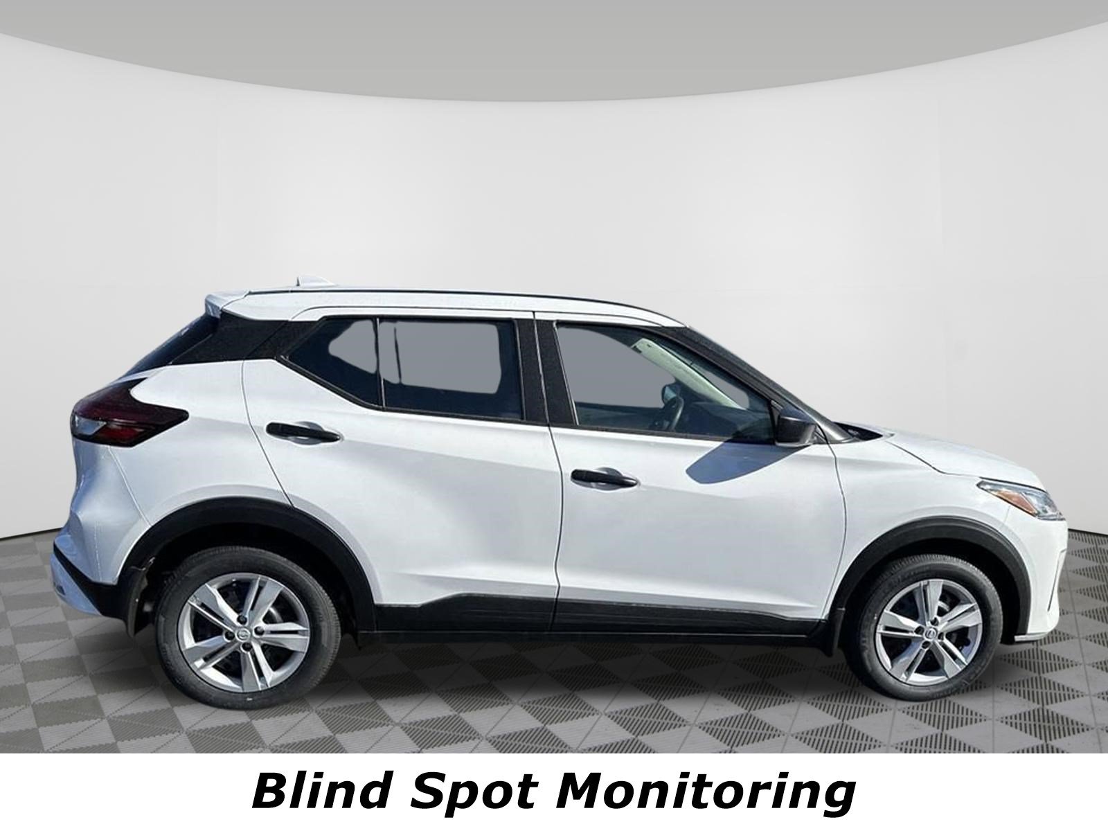 Certified 2025 Nissan Kicks Play S FWD image 3