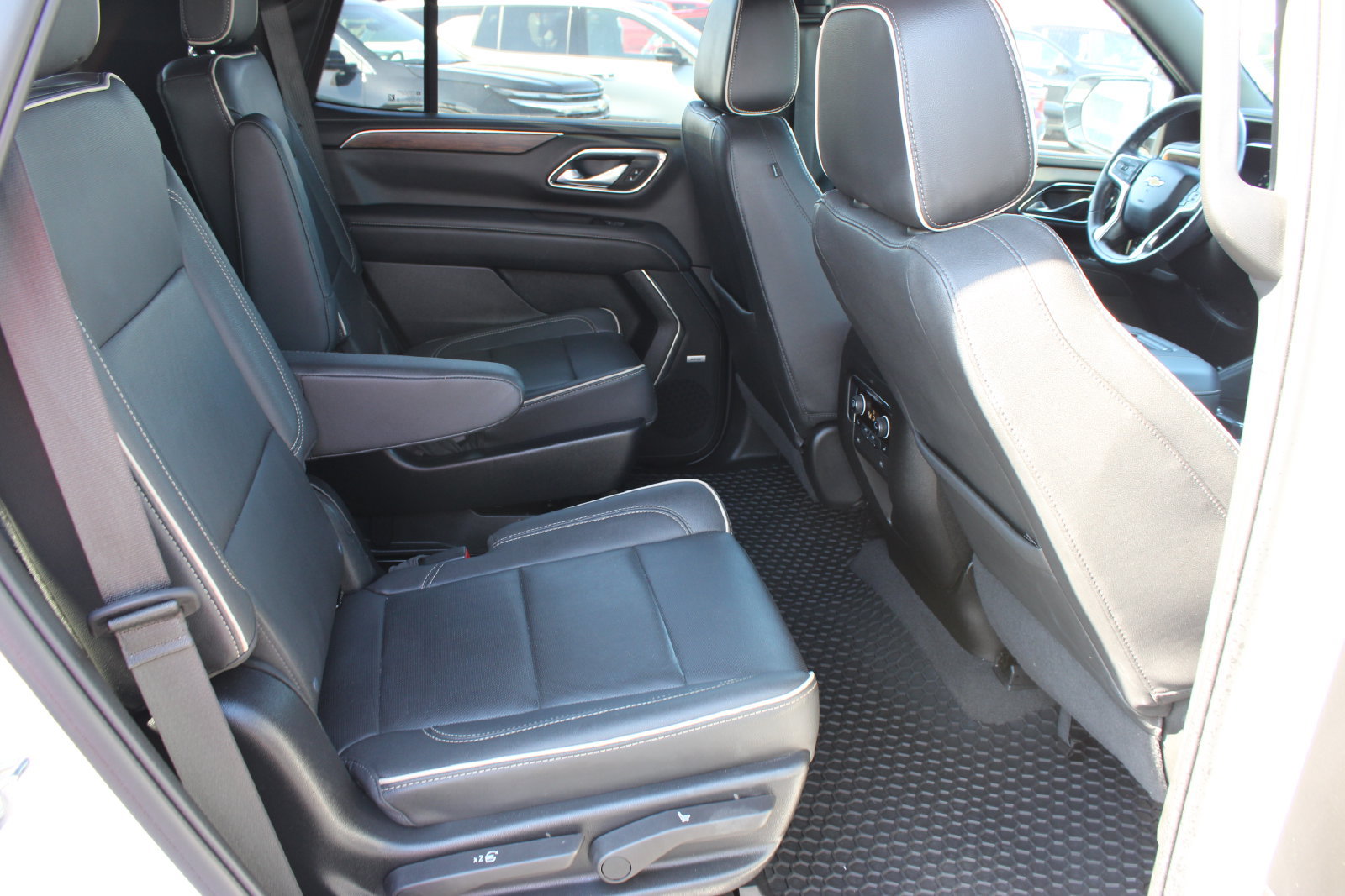 Used 2022 Chevrolet Tahoe Premier w/ Texas Edition AWD/4WD image 24