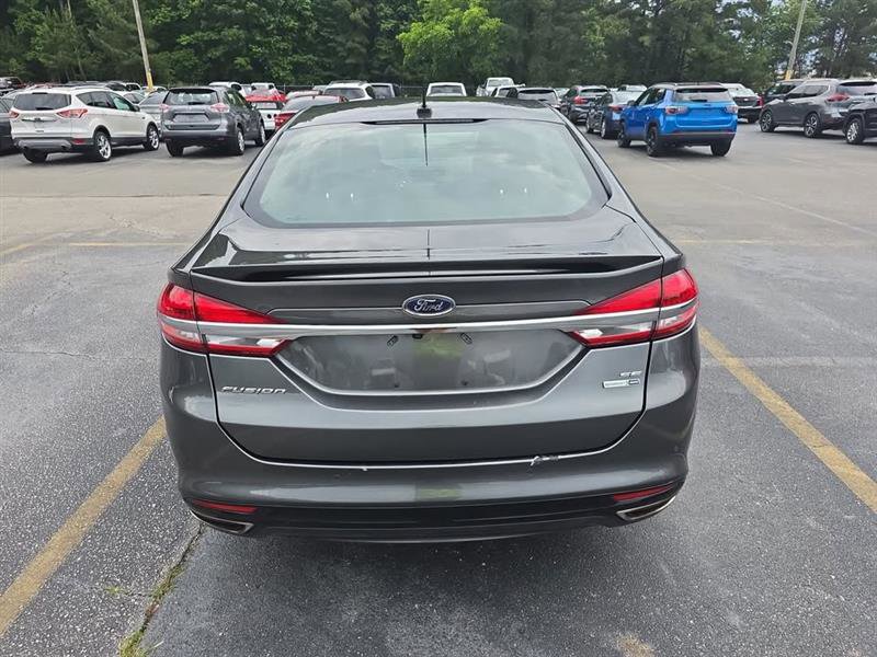 Used 2018 Ford Fusion SE image 7